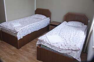 Отель Hotel Romantika Ахалцихе Стандартный двухместный номер с 2 отдельными кроватями-2