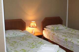 Отель Hotel Romantika Ахалцихе Стандартный двухместный номер с 2 отдельными кроватями-7